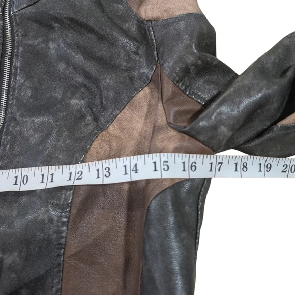 Fashion Nova Two-Tone Faux Leather Moto Jacket Medium Cropped Y2K Streetwear Z - Picture 8 of 10